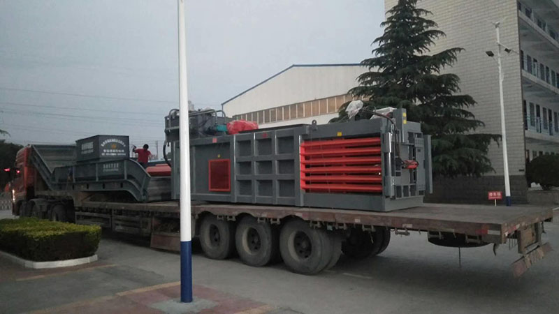 湖北襄陽(yáng)200噸關(guān)門(mén)式打包機(jī)裝車(chē)發(fā)貨